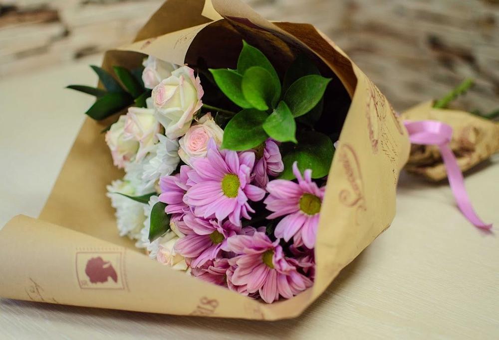 Букет цветов из: Розы и Хризантемы в Яшкуле