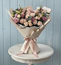 Букет цветов из:  Розы и Лизиантусы #REPLACE_PRED# Яшкуле