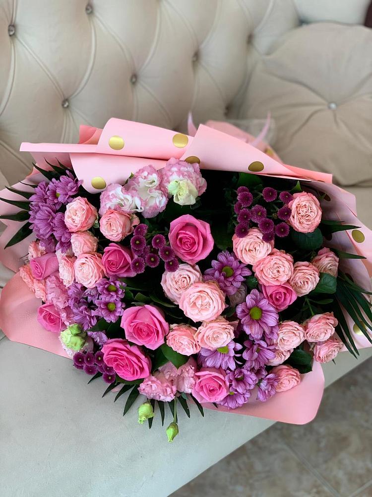 Букет цветов из: Хризантемы, Розы и Лизиантусы в Яшкуле