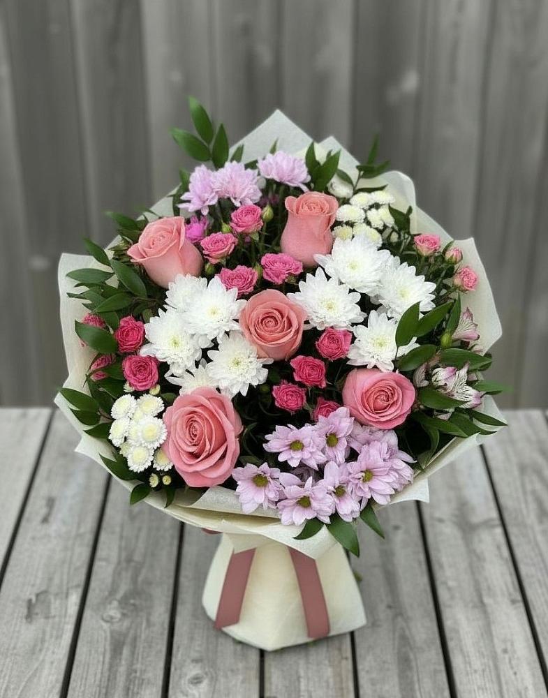 Букет цветов из: Альстромерии, Гвоздики, Розы и Хризантемы в Яшкуле