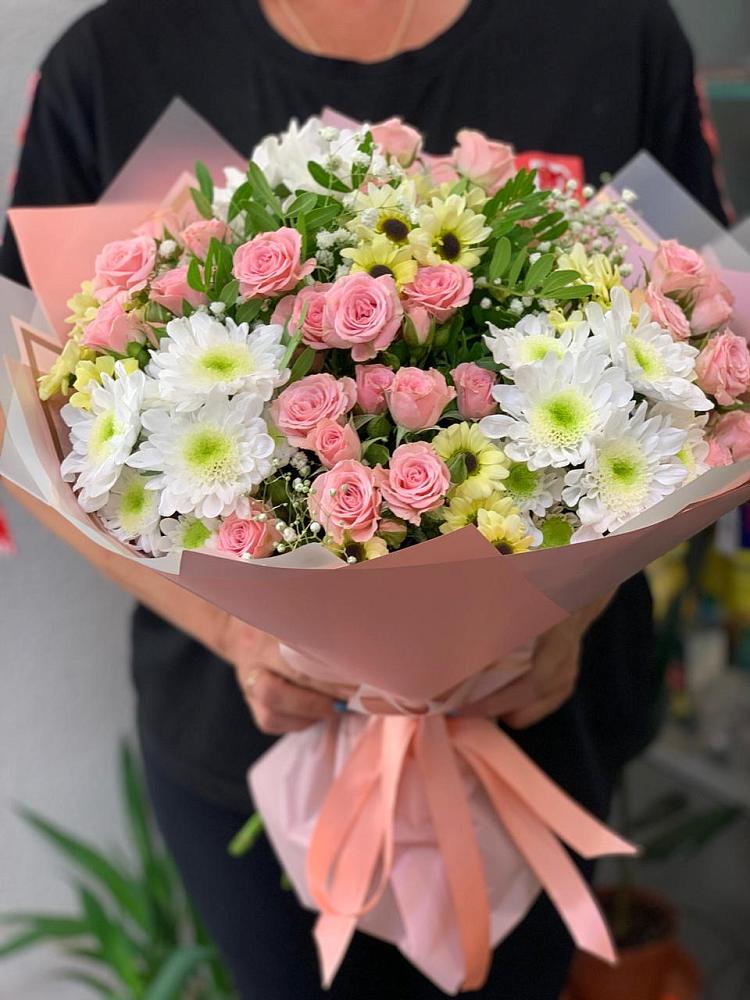 Букет цветов из: Розы и Хризантемы в Яшкуле