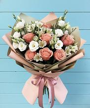 Букет цветов из:  Розы, Альстромерии и Лизиантусы в Яшкуле