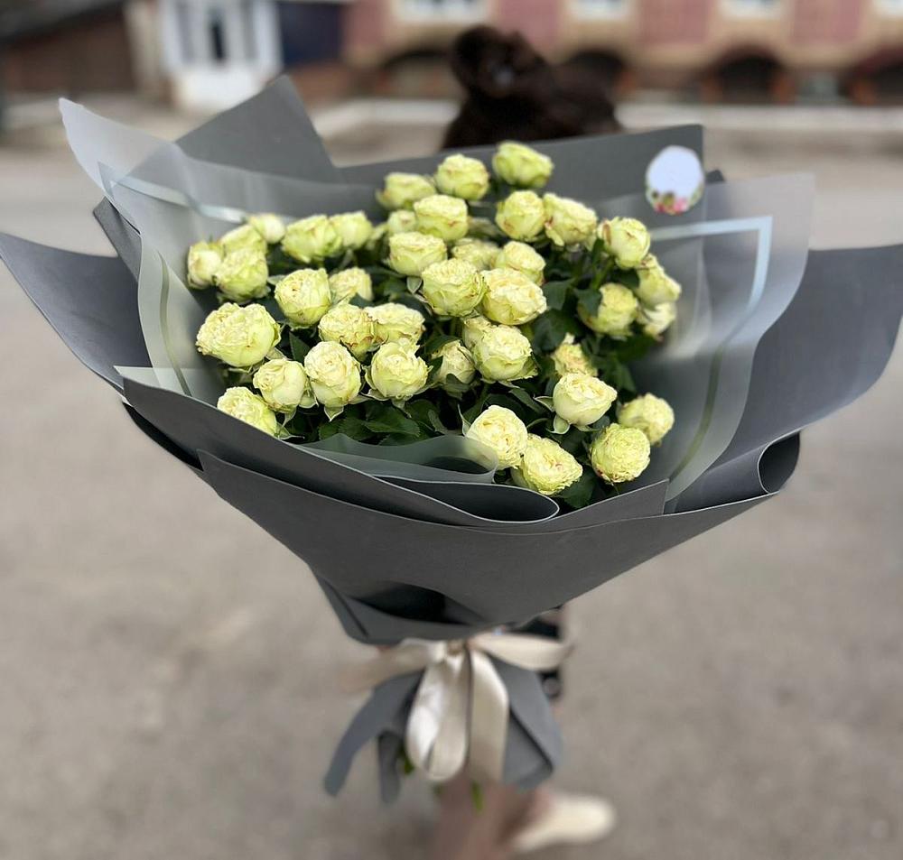 Белые кустовые розы Солинеро в Яшкуле Букет Белые кустовые розы Солинеро в Яшкуле