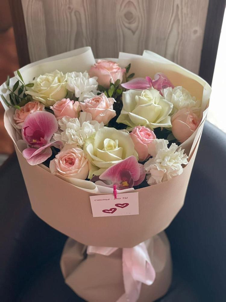 Букет цветов из: Орхидеи, Розы и Гвоздики в Яшкуле