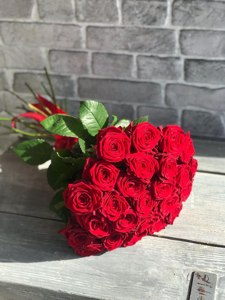 Букет Красные розы Фридом в Яшкуле