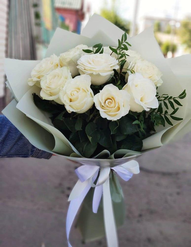 Букет Белые розы Проуд в Яшкуле