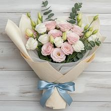 Букет цветов из:  Лизиантусы в Яшкуле