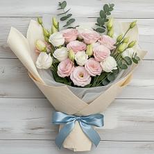 Букет цветов из:  Лизиантусы в Яшкуле