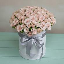 Цветочная композиция из Розы в шляпной коробке в Яшкуле