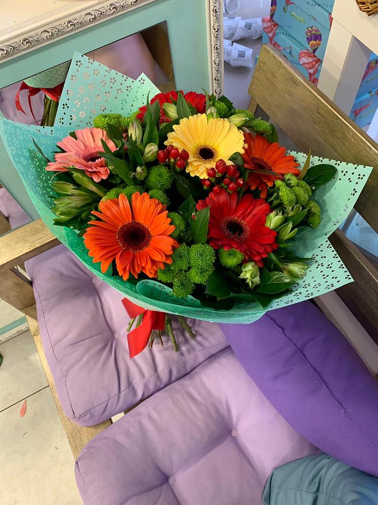 Букет цветов из: Герберы, Хризантемы и Альстромерии в Яшкуле