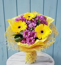 Букет цветов из:  Хризантемы и Герберы в Яшкуле