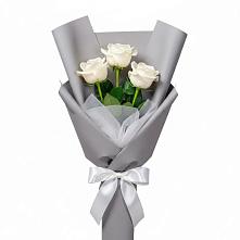 Букет 3 белые розы в Яшкуле