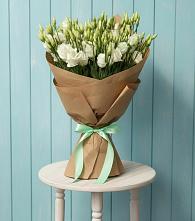 Букет цветов из:  Лизиантусы в Яшкуле