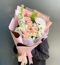 Букет цветов из:  Хризантемы и Розы в Яшкуле