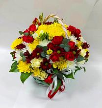 Цветочная композиция из Хризантемы и Розы в корзине в Яшкуле