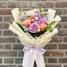 Букет цветов из:  Лизиантусы и Розы в Яшкуле