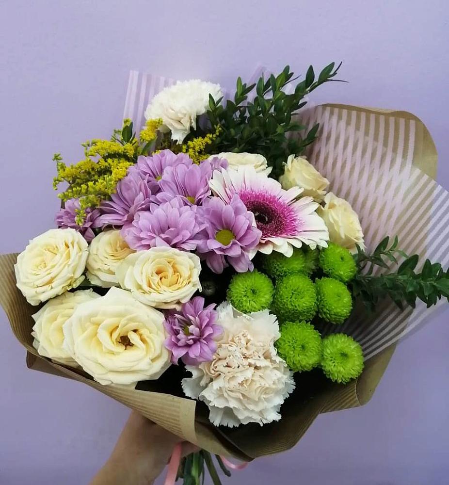 Букет цветов из: Хризантемы, Розы, Гвоздики и Герберы в Яшкуле