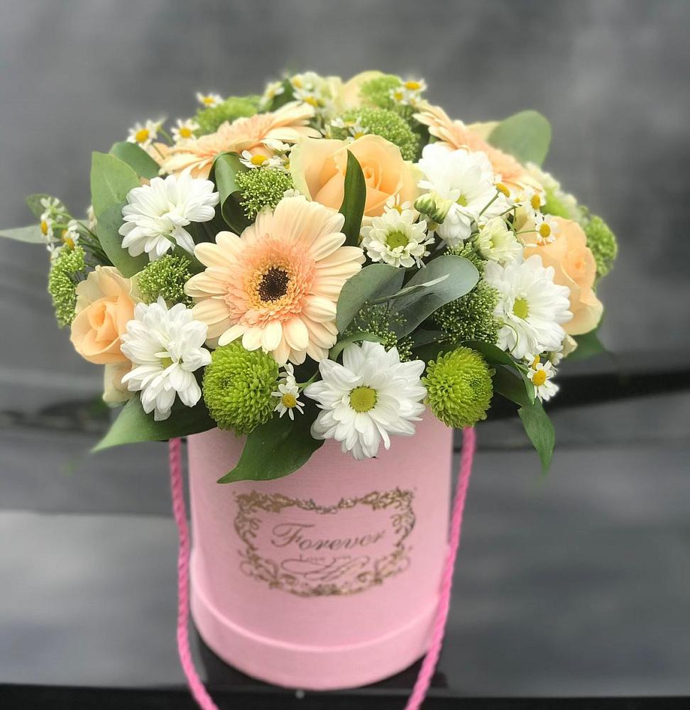 Цветочная композиция из Розы, Герберы и Хризантемы в шляпной коробке в Яшкуле