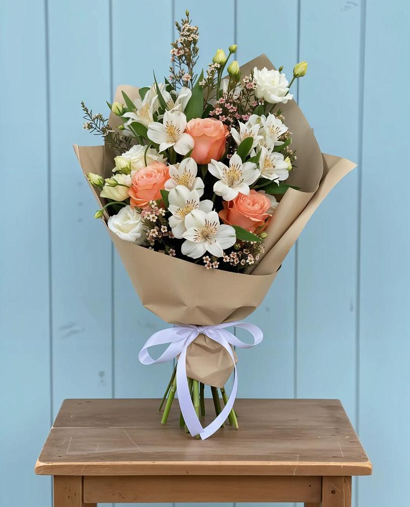 Букет цветов из: Альстромерии, Лизиантусы, Розы и Хризантемы в Яшкуле