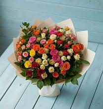Букет Микс из разноцветных кустовых роз в Яшкуле