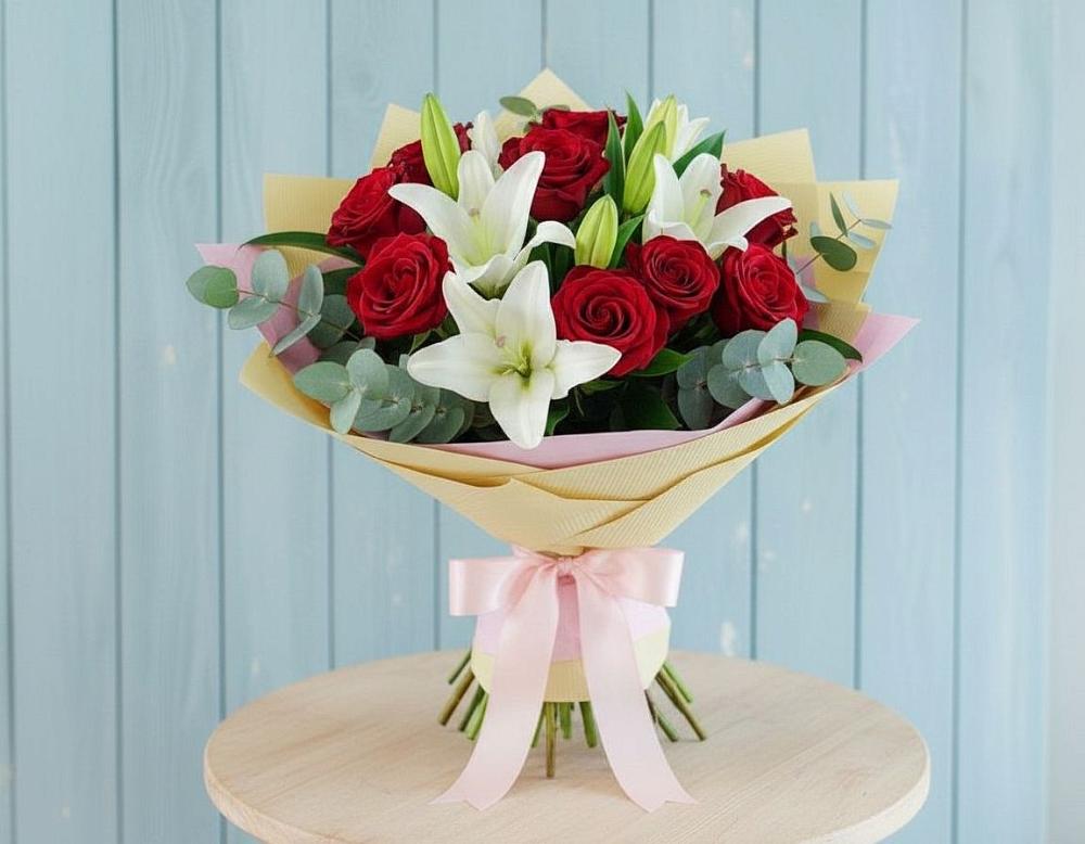 Букет цветов из: Лилии и Розы в Яшкуле
